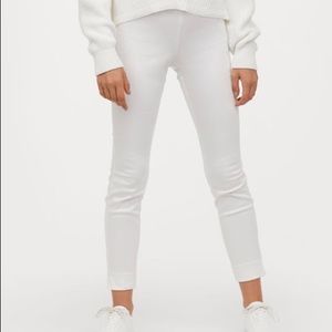 White H&M ankle length slacks size 6